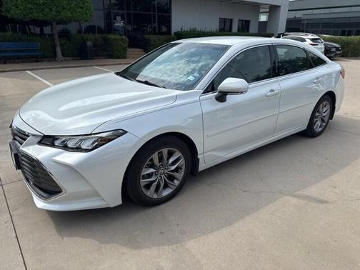 2022 Toyota Avalon XLE