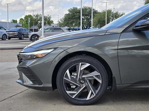 2025 Hyundai ELANTRA HEV SEL Sport