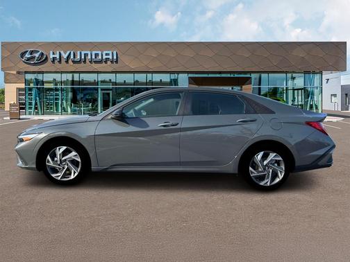 2025 Hyundai ELANTRA HEV SEL Sport