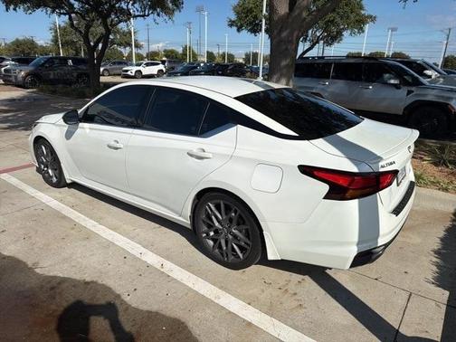 2023 Nissan Altima 2.0 SR