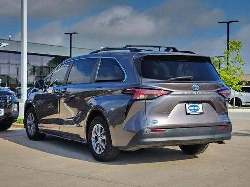 Predawn Gray Mica 2021 Toyota Sienna XLE