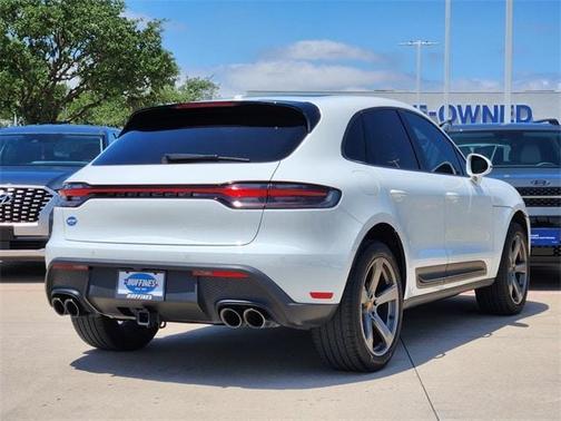 2024 Porsche Macan Base