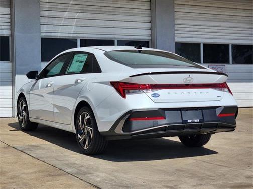2025 Hyundai ELANTRA HEV SEL Sport
