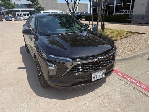 Black Metallic 2025 Chevrolet Trax 1RS