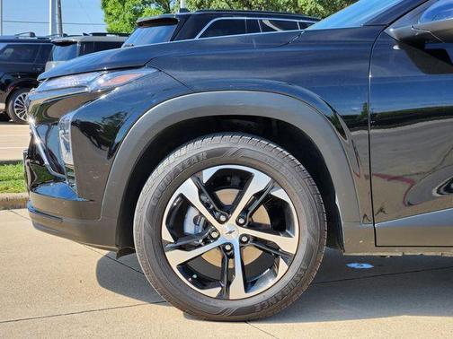 Black Metallic 2025 Chevrolet Trax 1RS