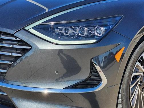 2023 Hyundai SONATA Hybrid Limited