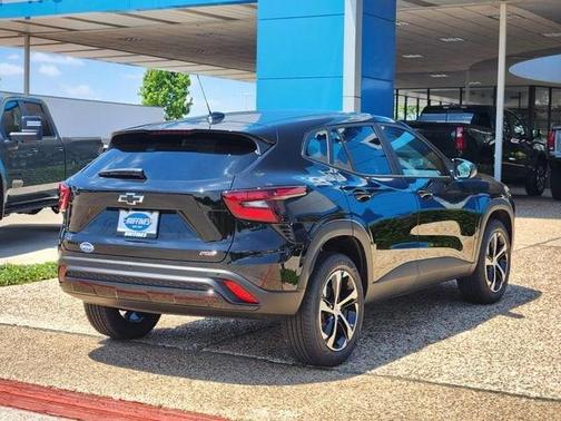 Mosaic Black Metallic 2026 Chevrolet Trax 1RS
