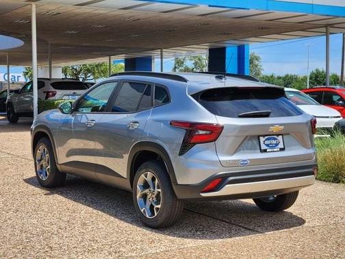Sterling Gray Metallic 2026 Chevrolet Trax LT
