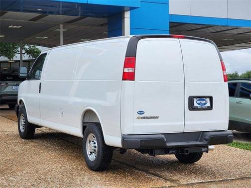 2025 Chevrolet Express 3500 Work Van