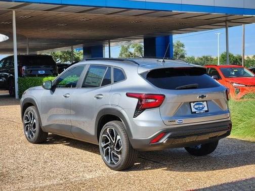 Sterling Gray Metallic 2026 Chevrolet Trax 2RS