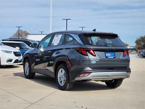 2026 Hyundai TUCSON SE