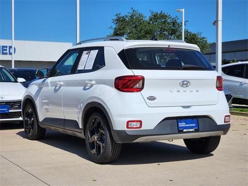 2022 Hyundai VENUE SEL