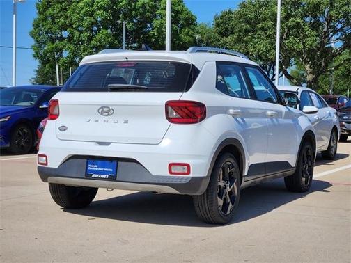 2022 Hyundai VENUE SEL