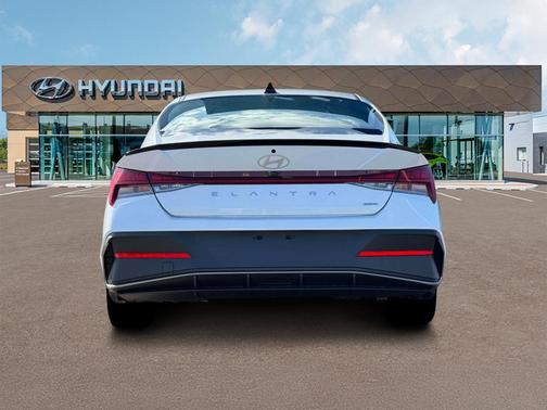 2025 Hyundai ELANTRA HEV SEL Sport