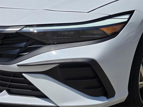 2025 Hyundai ELANTRA HEV SEL Sport