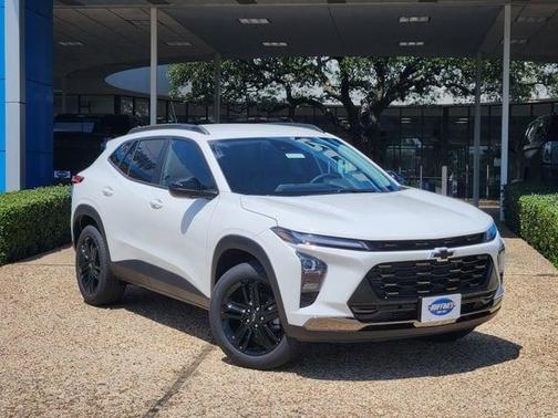 Summit White 2026 Chevrolet Trax ACTIV