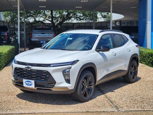 Summit White 2026 Chevrolet Trax ACTIV