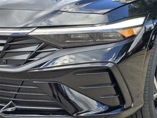 2025 Hyundai ELANTRA HEV Limited