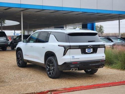 Polar White 2026 Chevrolet Traverse RS