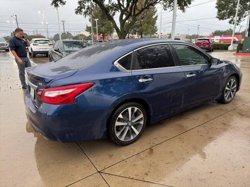 2017 Nissan Altima 2.5 SR