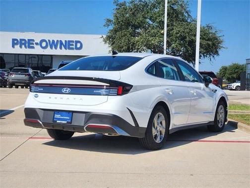 2025 Hyundai SONATA SE