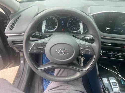 2022 Hyundai SONATA SE