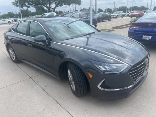 2022 Hyundai SONATA SE