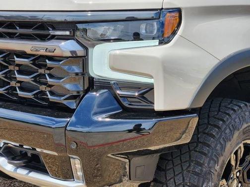 White Sand 2026 Chevrolet Silverado 1500 ZR2