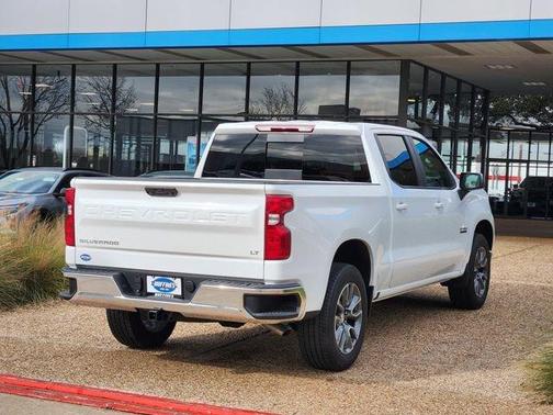 Summit White 2026 Chevrolet Silverado 1500 LT