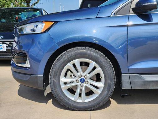 Blue Metallic 2019 Ford Edge SEL