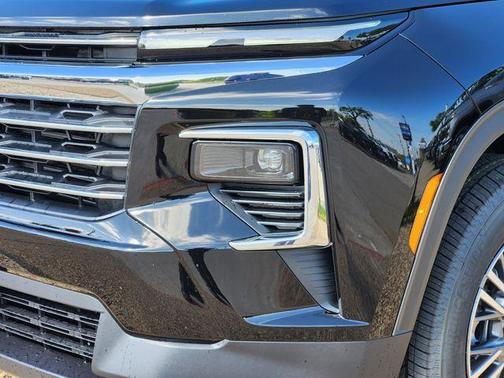 Mosaic Black Metallic 2026 Chevrolet Traverse LT