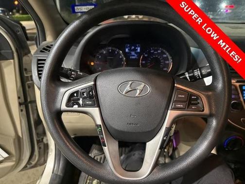 2016 Hyundai Accent SE