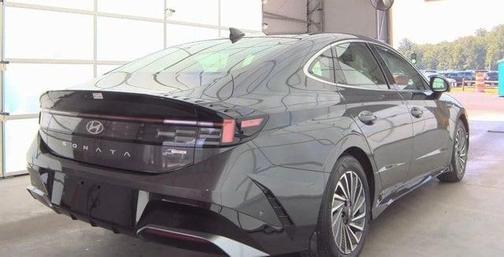 2025 Hyundai SONATA Hybrid Limited