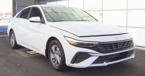 2024 Hyundai ELANTRA SE