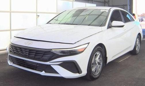 2024 Hyundai ELANTRA SE