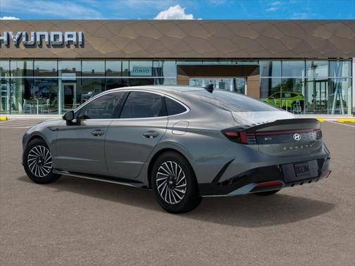 2025 Hyundai SONATA Hybrid SEL