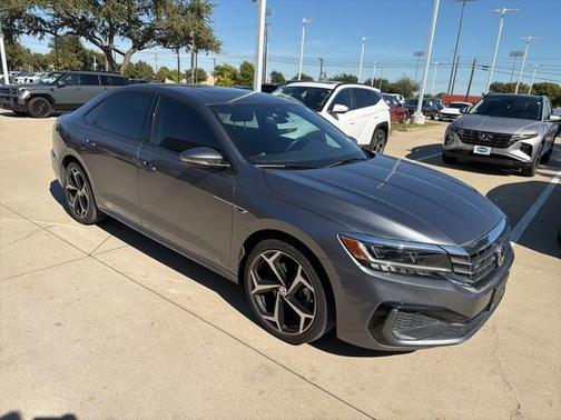 2022 Volkswagen Passat 2.0T R-Line