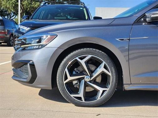 2022 Volkswagen Passat 2.0T R-Line