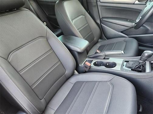 2022 Volkswagen Passat 2.0T R-Line