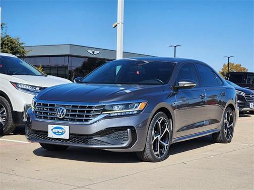 2022 Volkswagen Passat 2.0T R-Line
