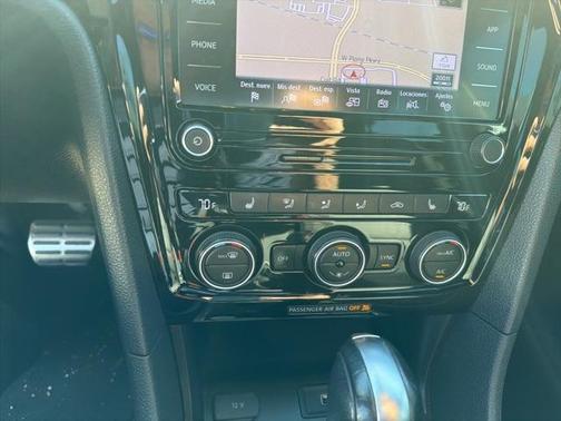 2022 Volkswagen Passat 2.0T R-Line