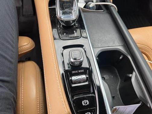 2021 Volvo XC90 Recharge Plug-In Hybrid T8 Inscription 7 Passenger