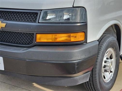 2022 Chevrolet Express 3500 LS