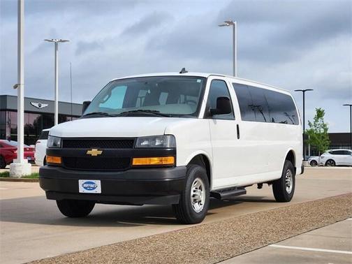 2022 Chevrolet Express 3500 LS