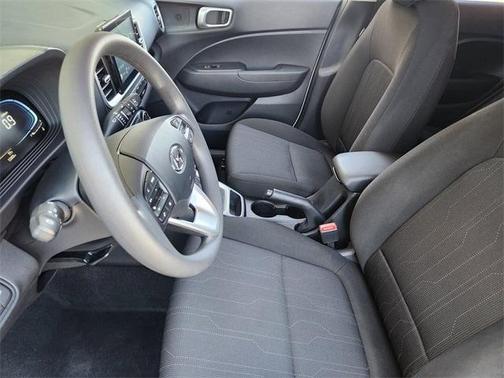 2025 Hyundai VENUE SE