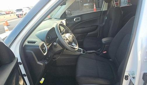 2025 Hyundai VENUE SE
