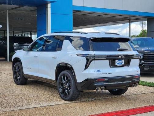 Polar White 2026 Chevrolet Traverse RS
