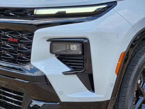 Polar White 2026 Chevrolet Traverse RS