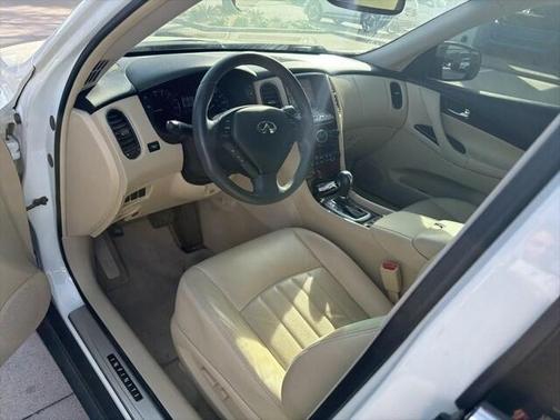 2016 INFINITI QX50 Base