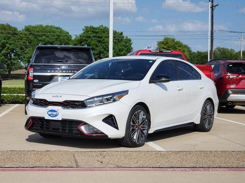 Snow White Pearl 2023 Kia Forte GT